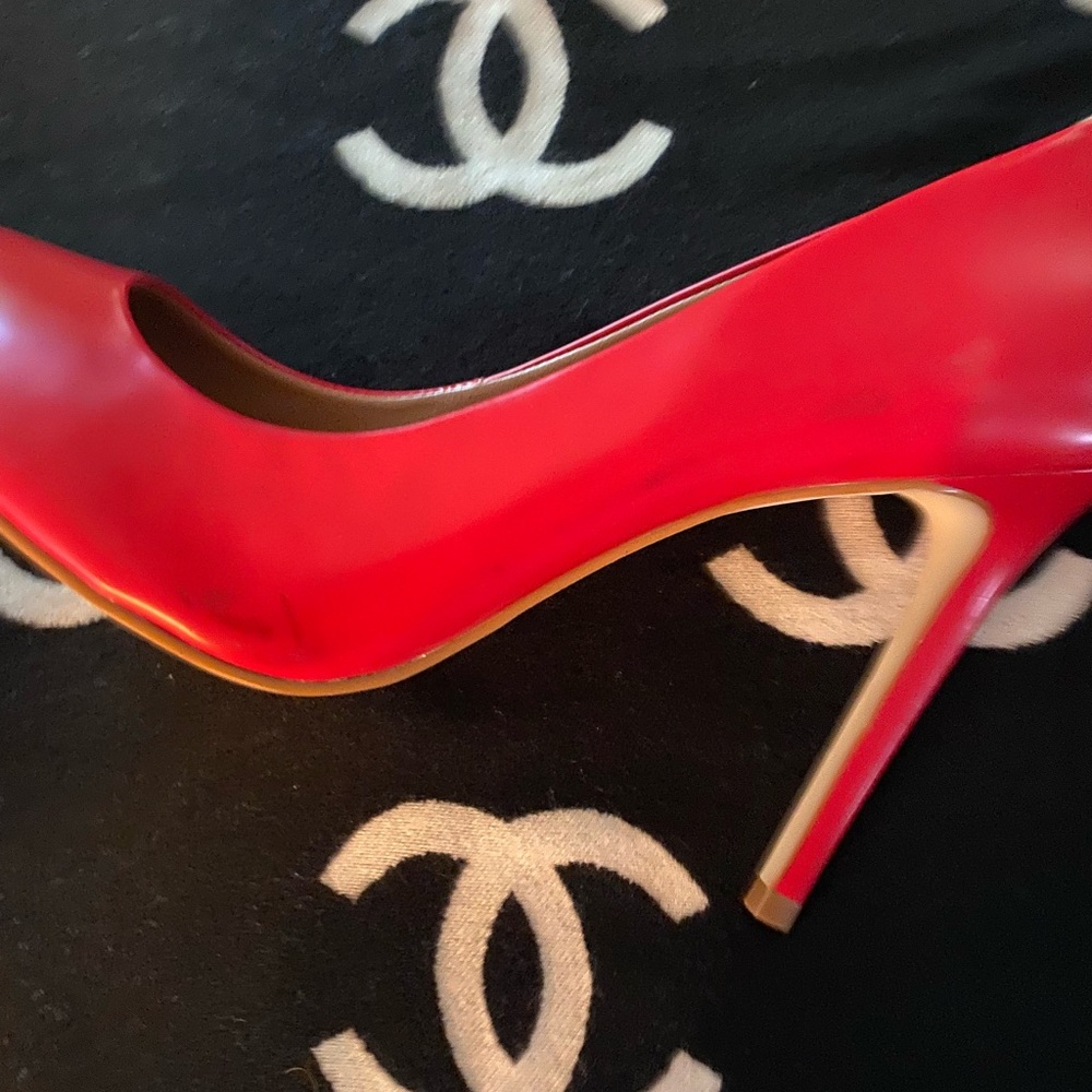 Steve Madden Size 11 NWOT…Color Red